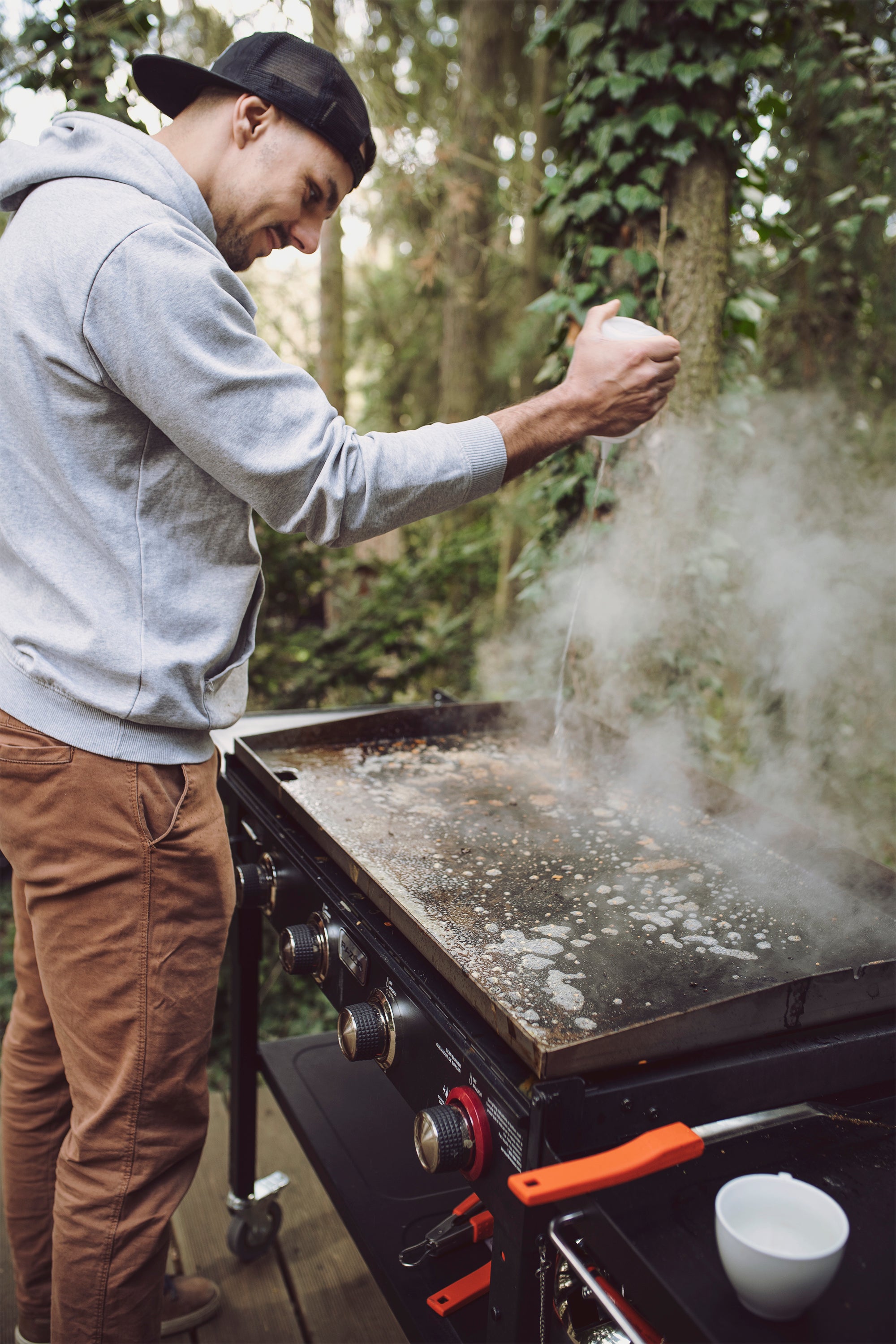 37" Original 4 Burner with Foldable Shelves Razor Griddle