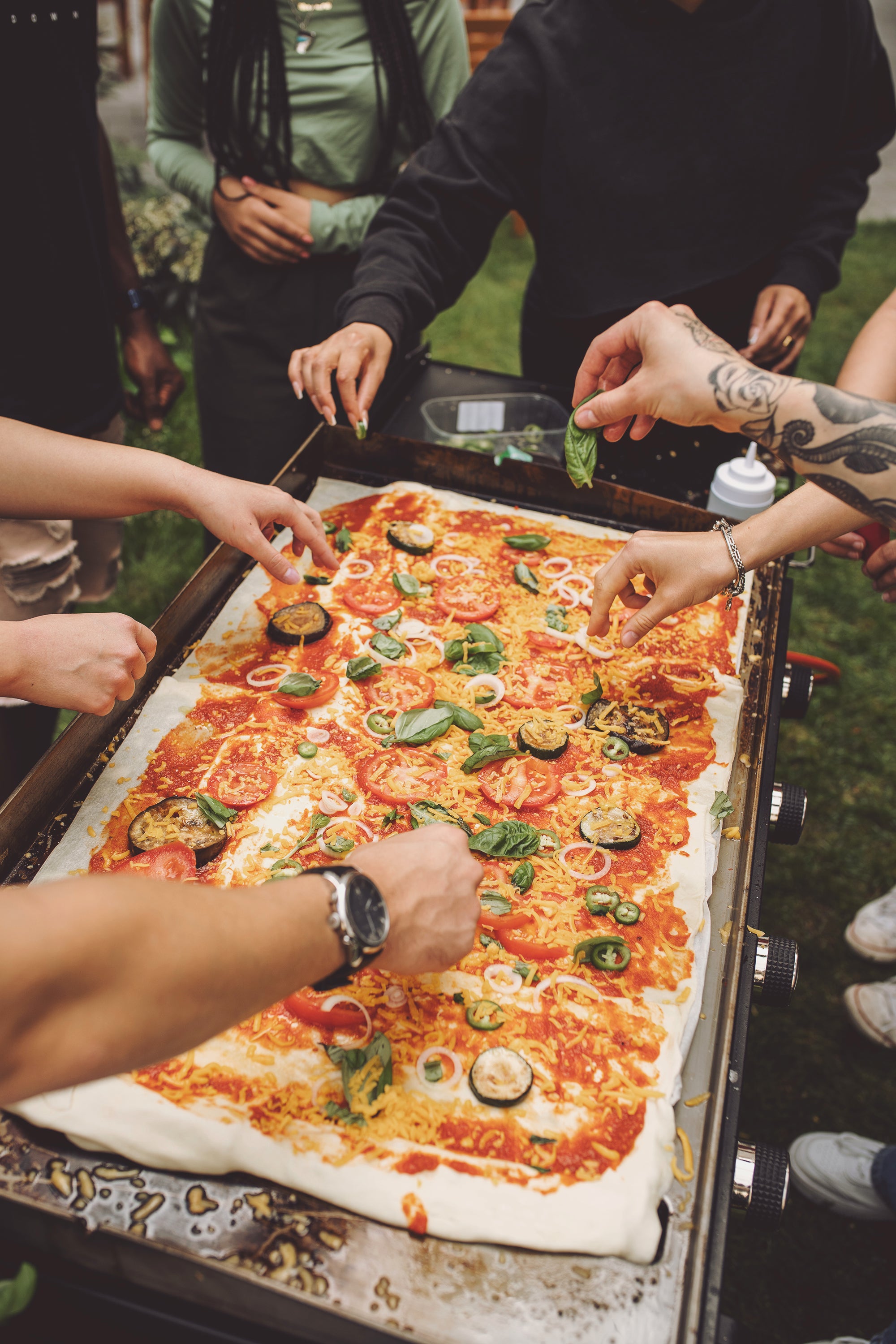 37" Original 4 Burner with Foldable Shelves Razor Griddle